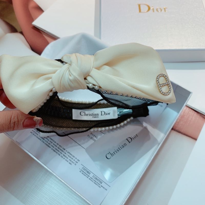 CHRISTIAN DIOR